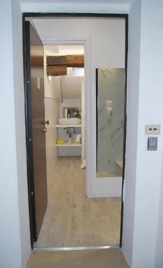 3-Tourist House Bologna-Mansarda - Self Check-In Apartman