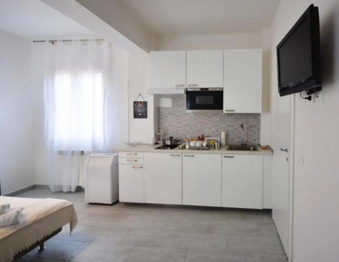 3-Tourist House Bologna-Mansarda - Self Check-In Apartman 0*, Bologna Olaszország