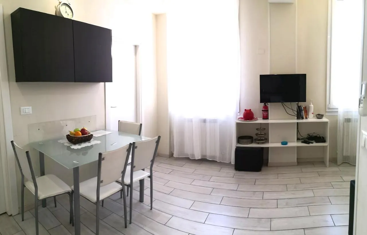 3-Tourist House Bologna-Mansarda - Self Check-In Lejlighed 0*, Bologna