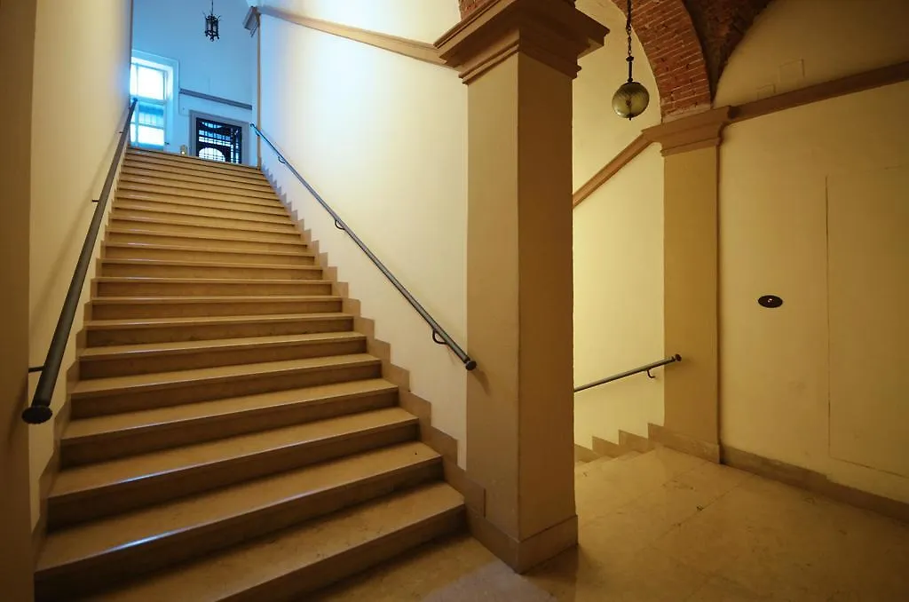 3-Tourist House Bologna-Mansarda - Self Check-In Lejlighed 0*, Bologna