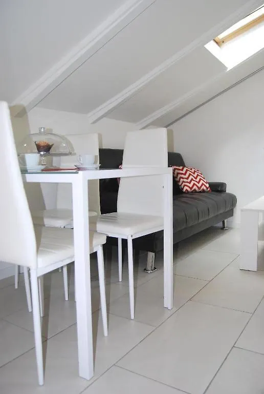Apartamento 3-Tourist House Bologna-Mansarda - Self Check-In Italia