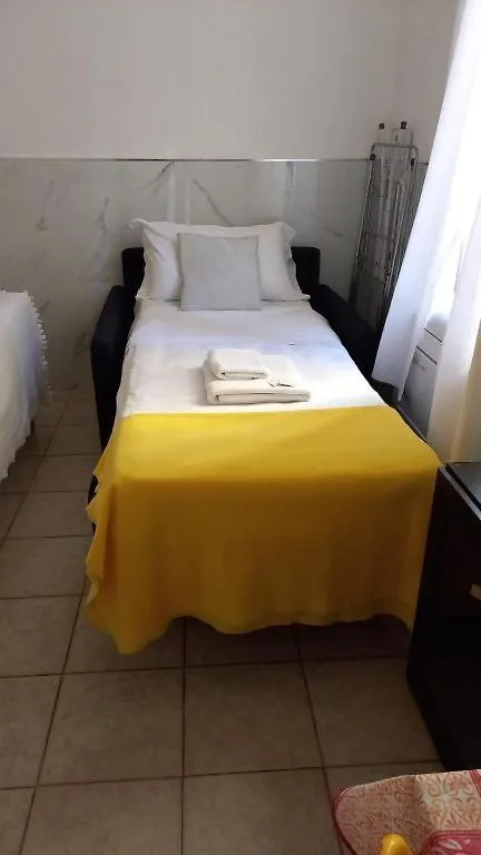 3-Tourist House Bologna-Mansarda - Self Check-In Lejlighed 0*, Bologna Italien