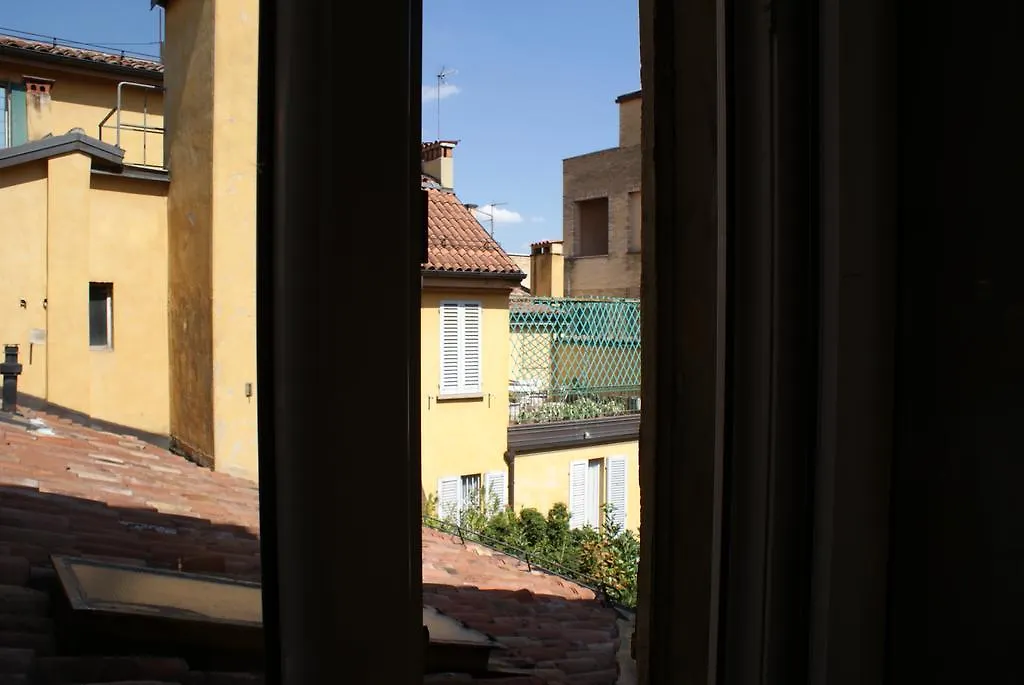 3-Tourist House Bologna-Mansarda - Self Check-In Apartment